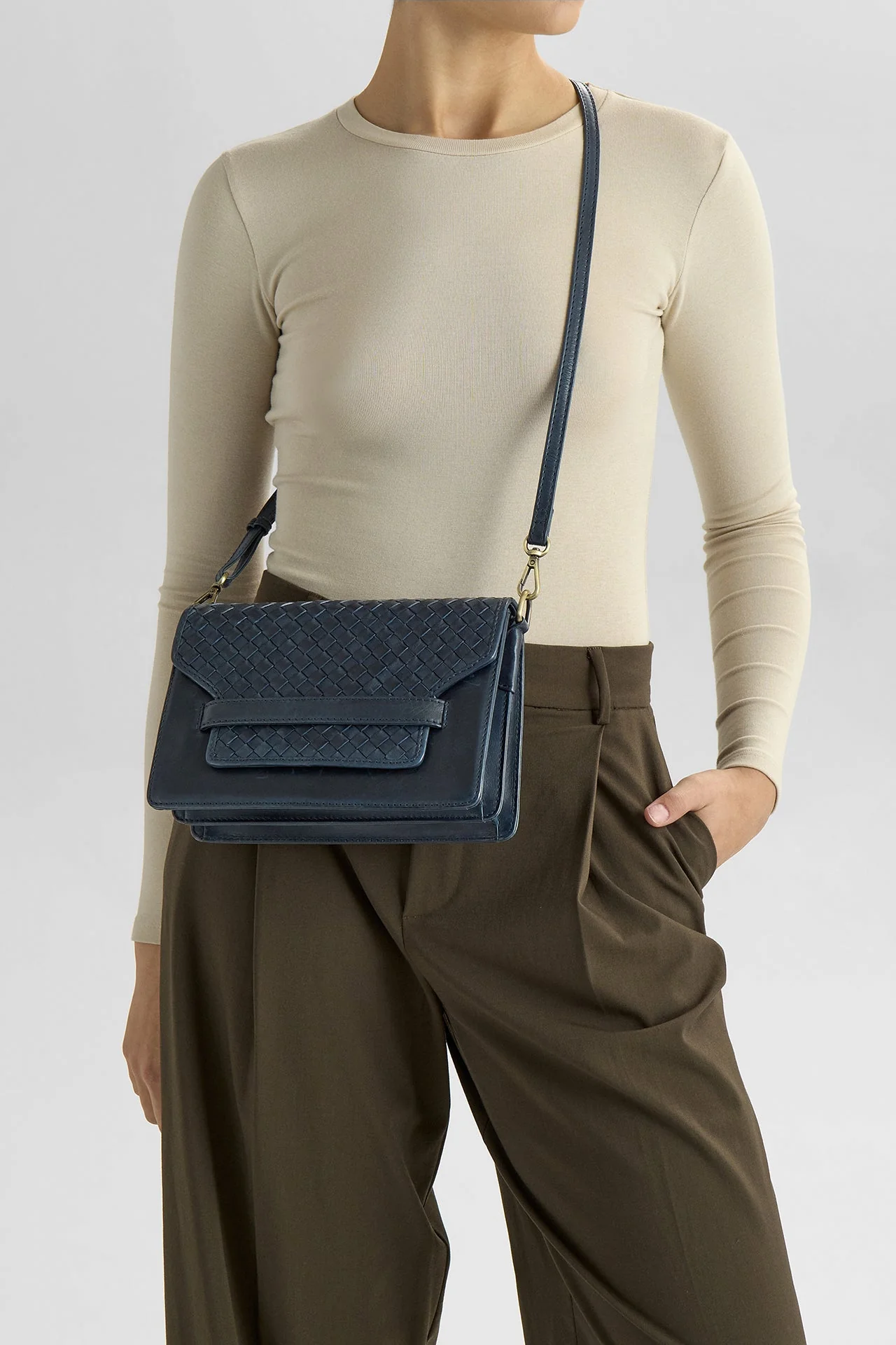 ArabellaMBG Crossbody Bag, Weave - Image 3