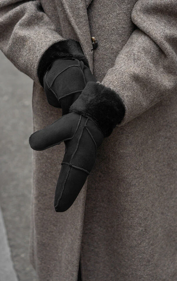 BellaMBG Sheepskin Mitten - Image 3