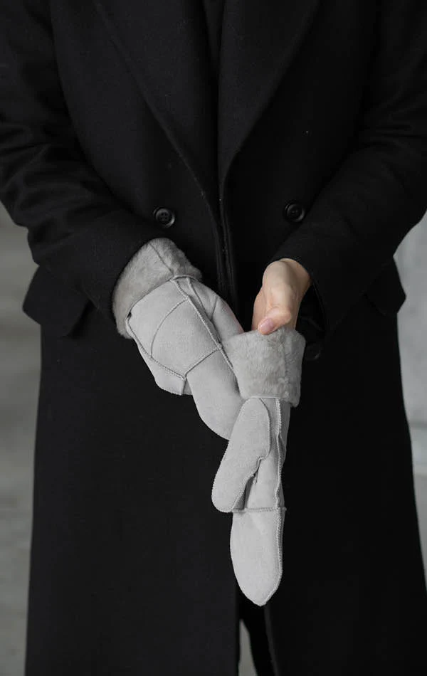 BellaMBG Sheepskin Mitten - Image 3