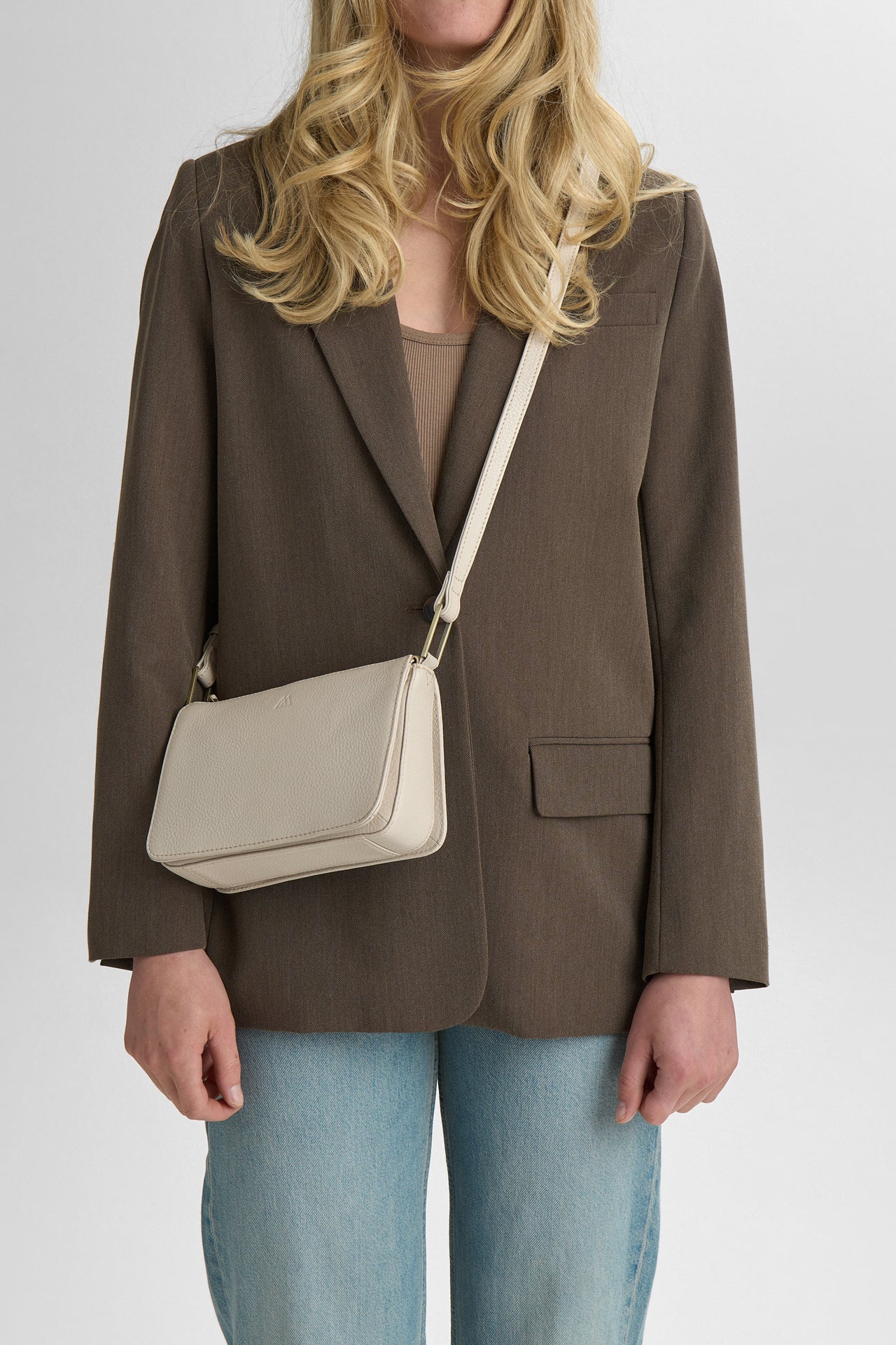 CaseMBG Crossbody Bag, Grain - Image 3