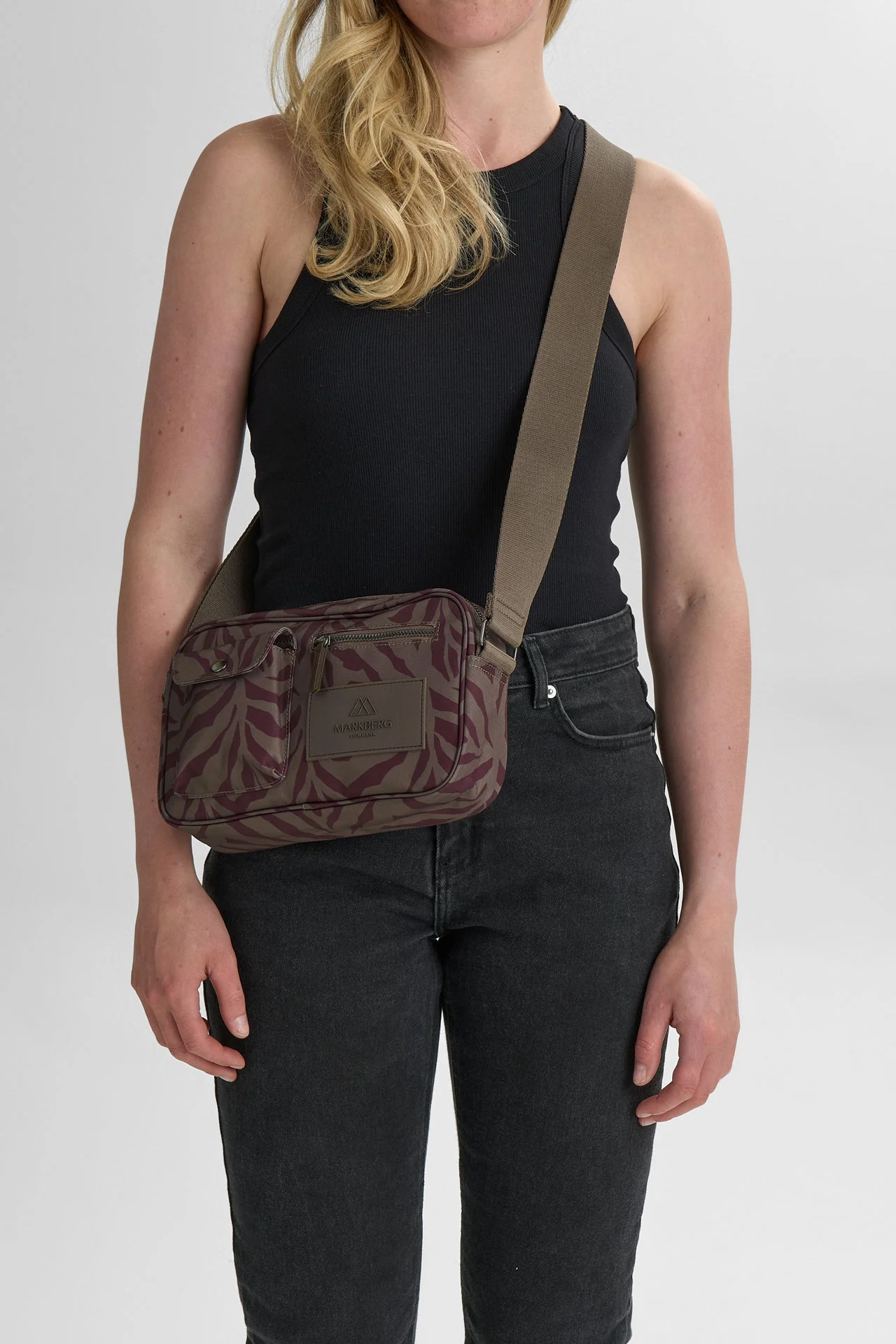 DarlaMBG Crossbody Bag, Monochrome - Image 2