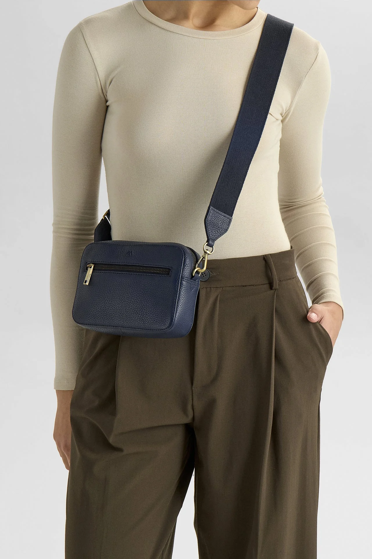 EleaMBG Crossbody Bag, Grain - Image 2