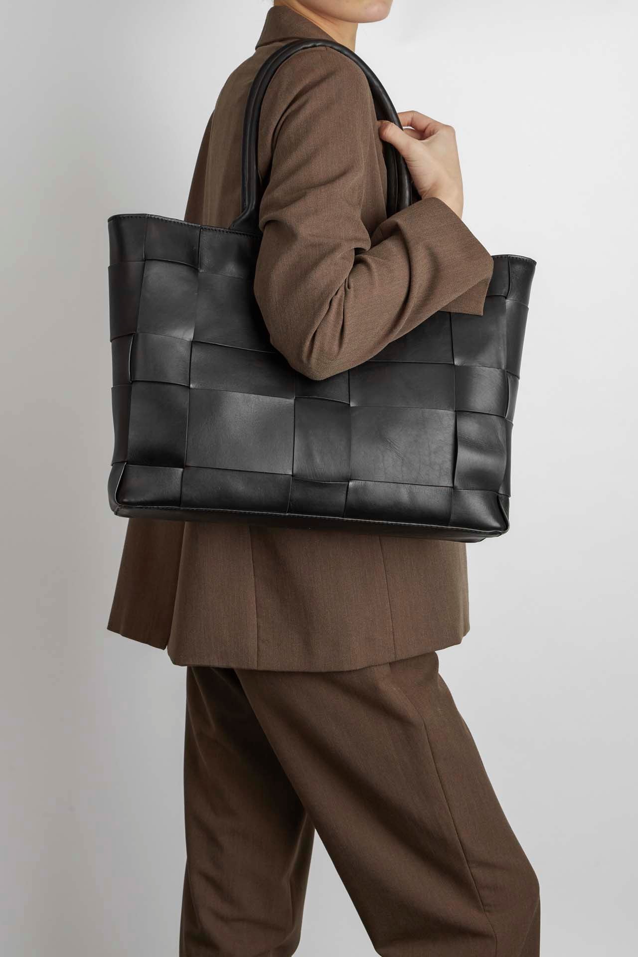 EuleenMBG Shopper, Antique - Image 4