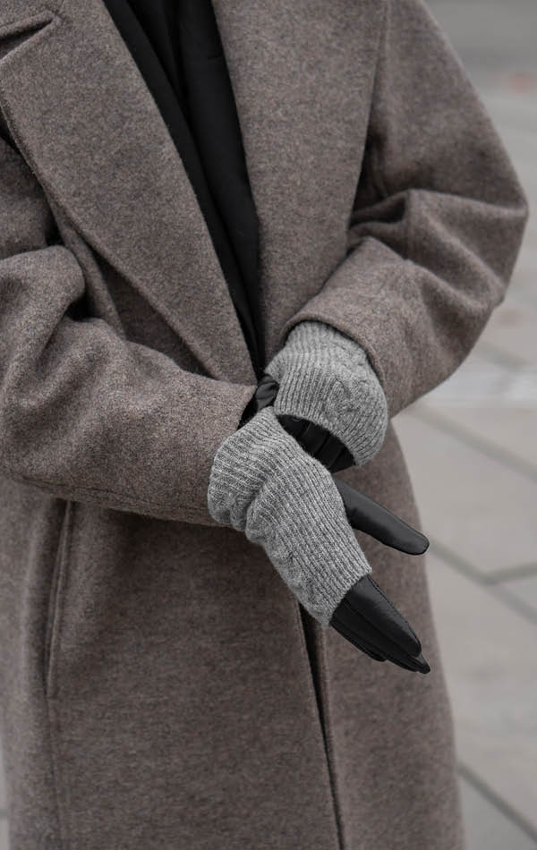 HellyMBG Gloves, Cable Knit - Image 3
