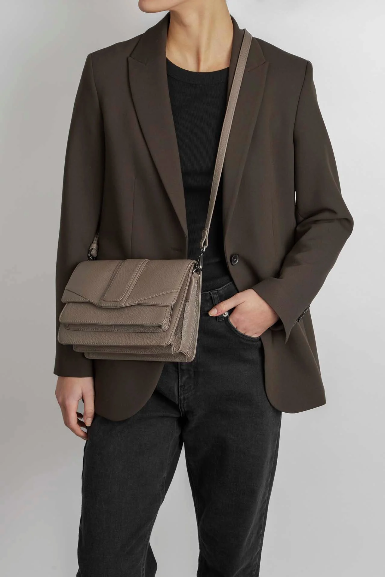 JaneMBG Crossbody Bag, Grain - Image 4