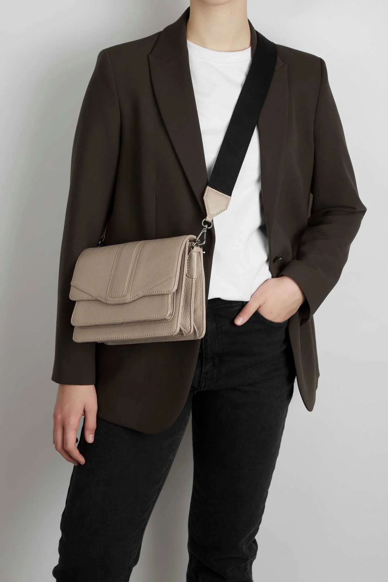 JaneMBG Crossbody Bag, Grain - Image 4