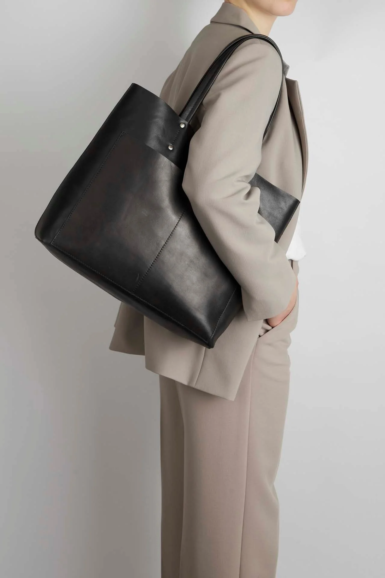 JaydaMBG Shopper, Antique - Image 5