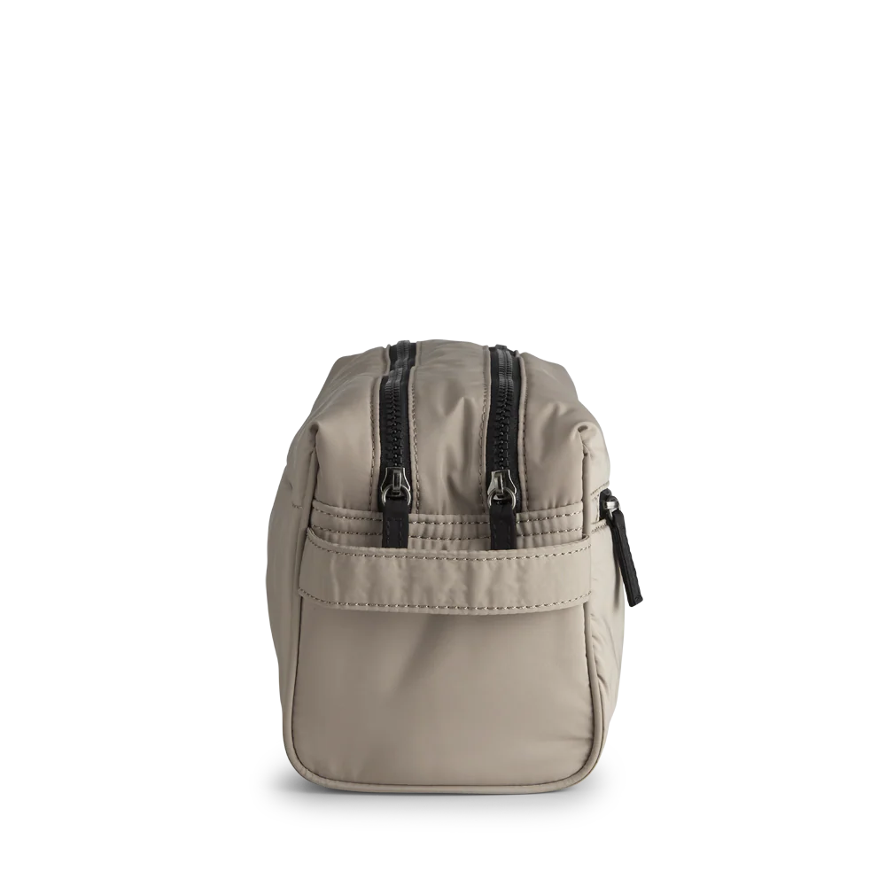 JosephineMBG Large Toiletry Bag, Recycled, Mega Puffer - Image 3