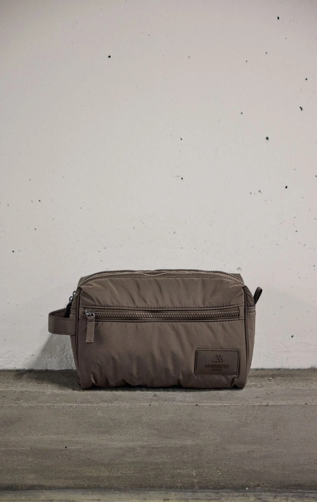 JosephineMBG Large Toiletry Bag, Recycled - Image 3