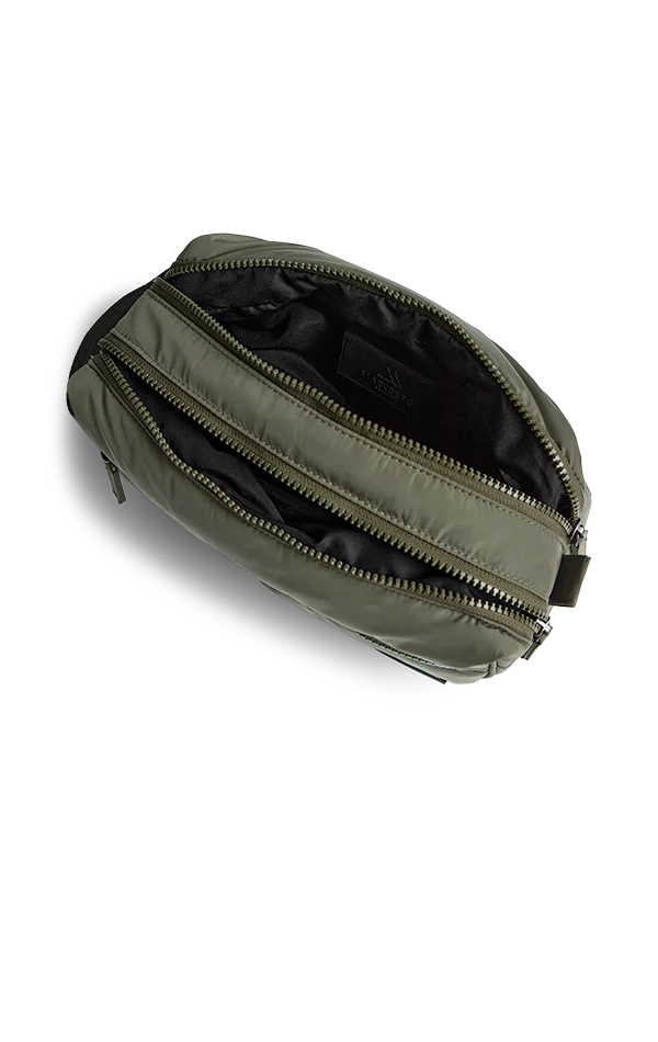 JosephineMBG Large Toiletry Bag, Recycled - Image 6