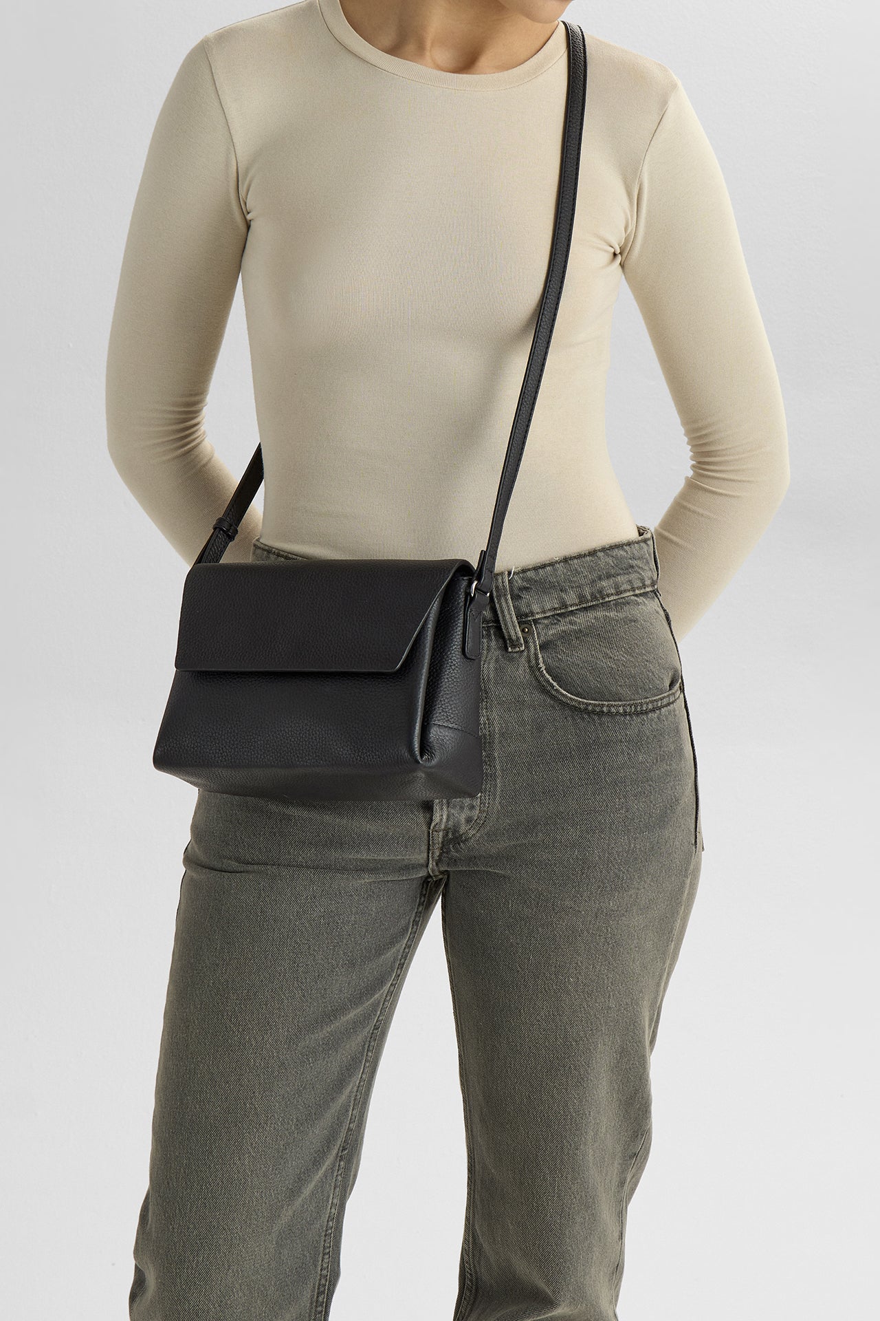 JulesMBG Crossbody Bag, Grain - Image 2