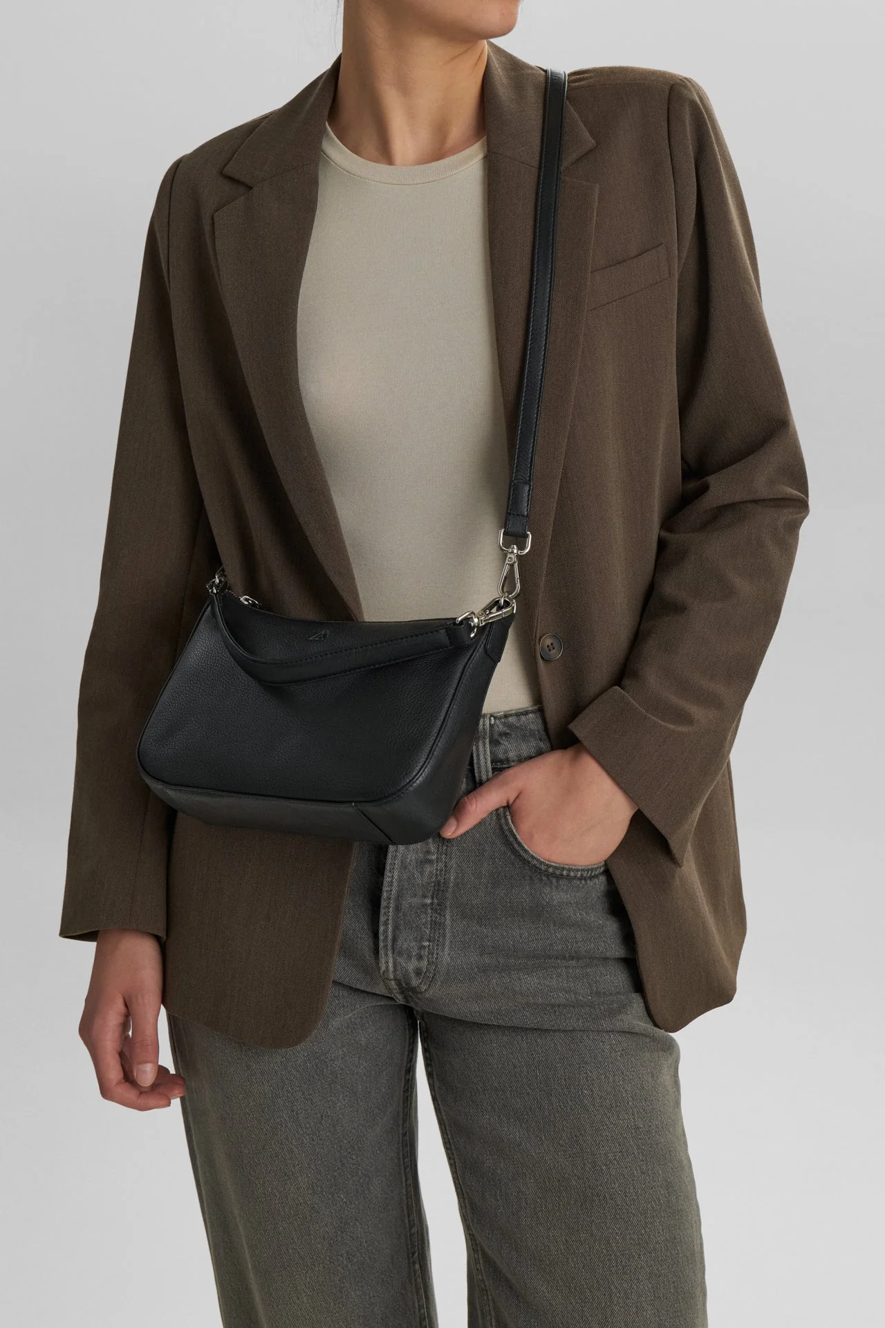 RemonaMBG Crossbody Bag - Image 2