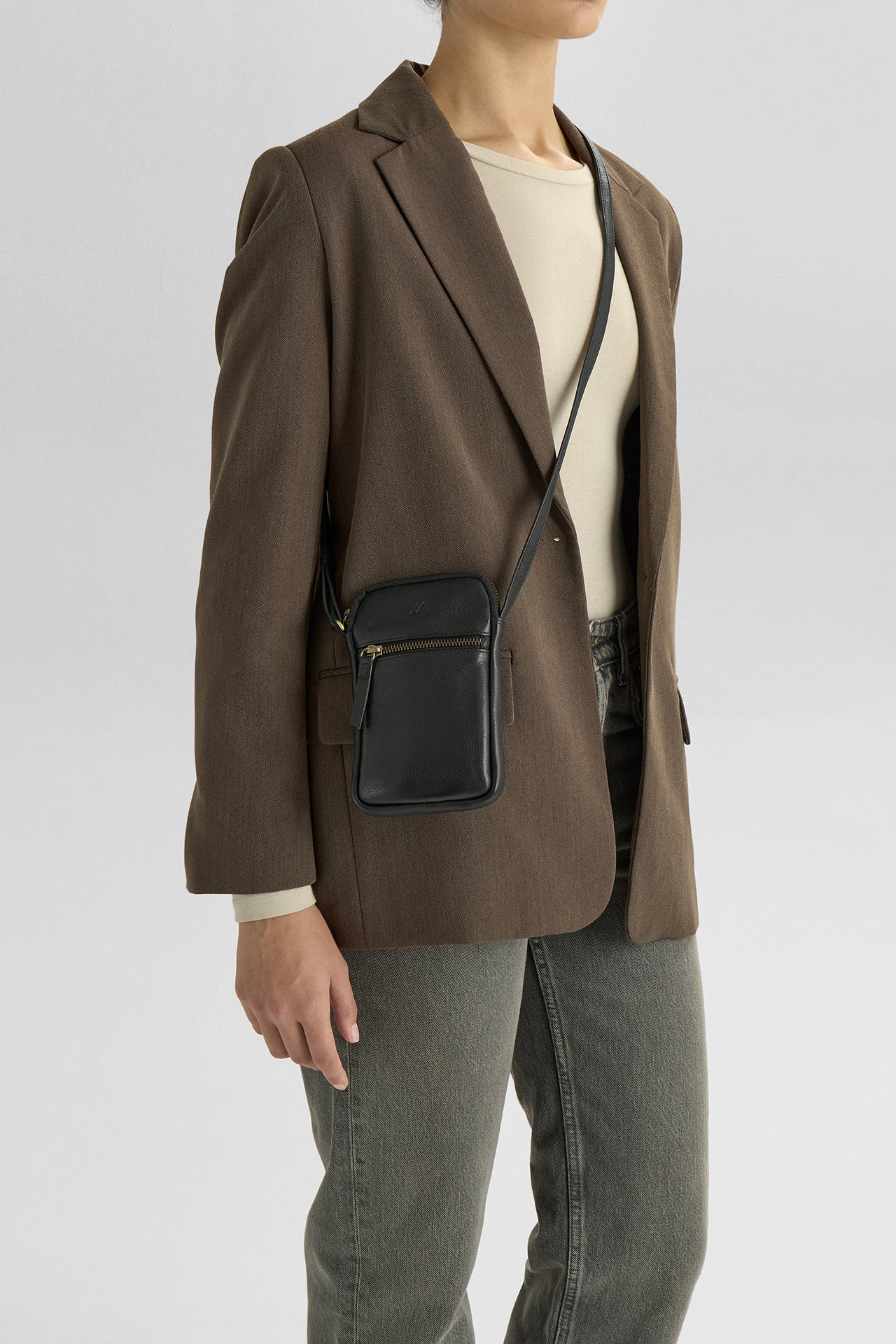 RiverMBG Phone bag, Soft Vintage - Image 2