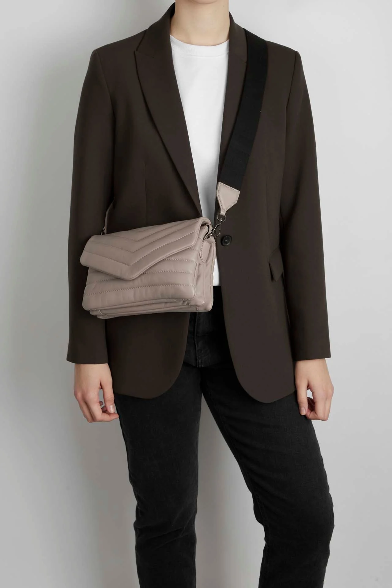 SusanaMBG Puffer Crossbody Bag - Image 3