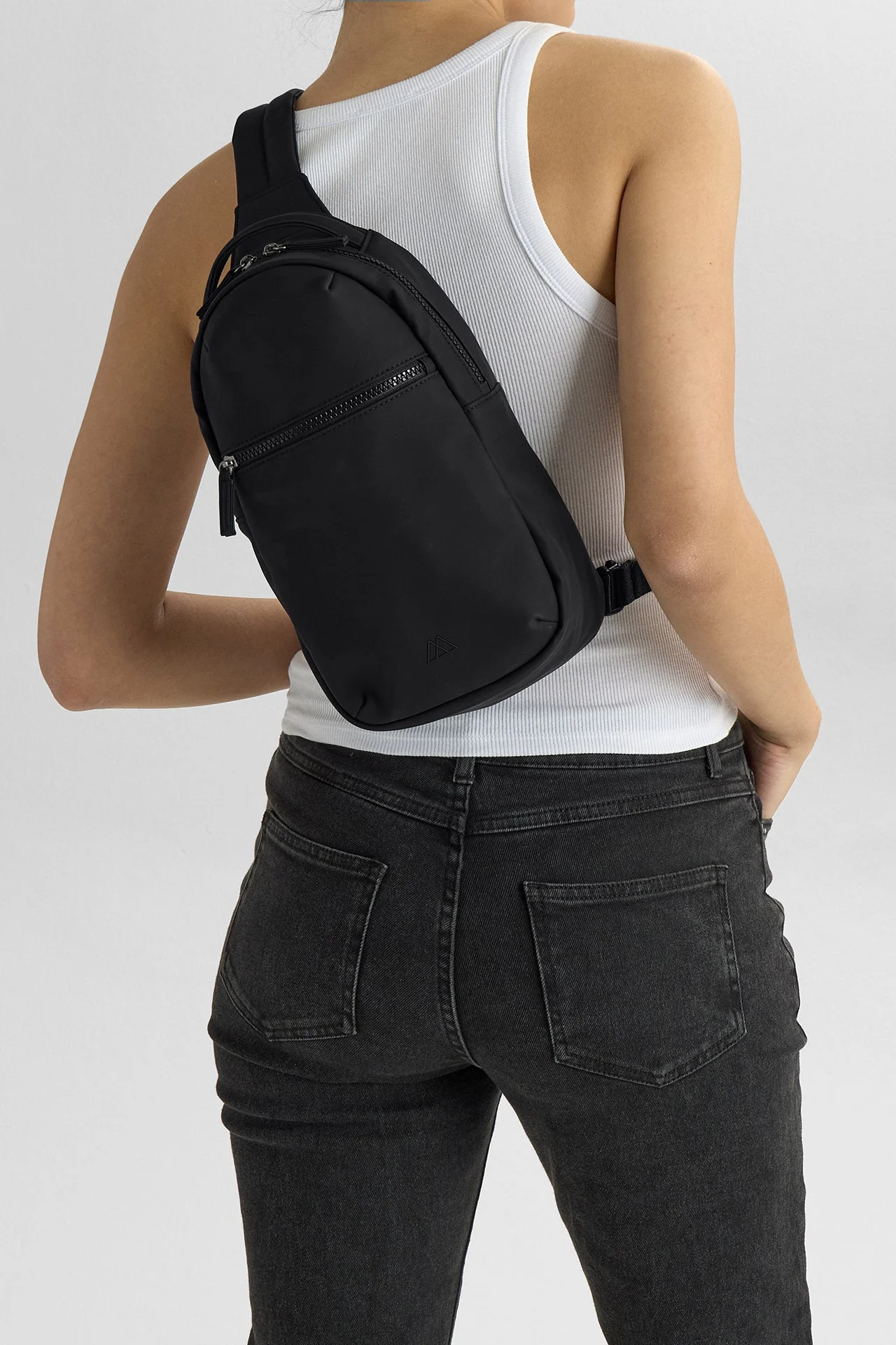 TrekMBG Sling Bag, Rubber - Image 2