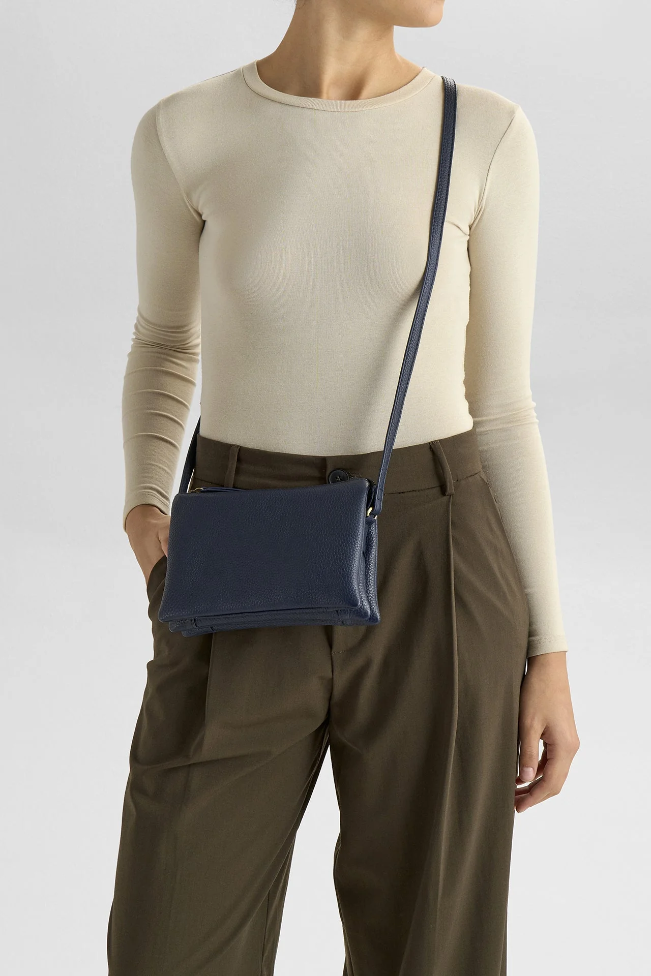 VeraMBG Crossbody Bag, Grain - Image 2
